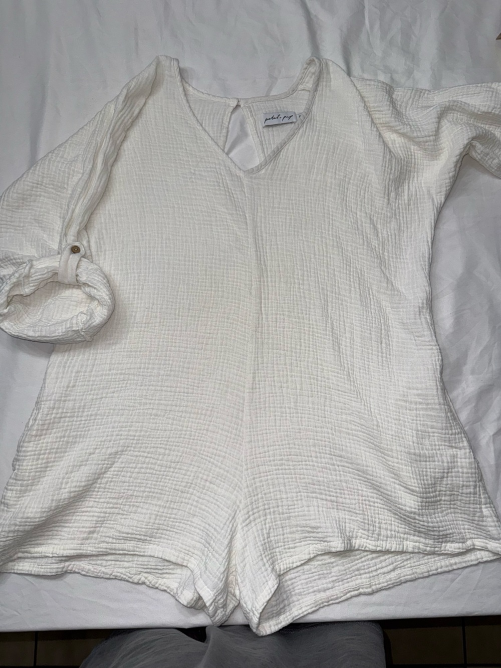 Petal & Pup Ivory V-Neck Beach Tunic Coverup - Picture 5 of 5